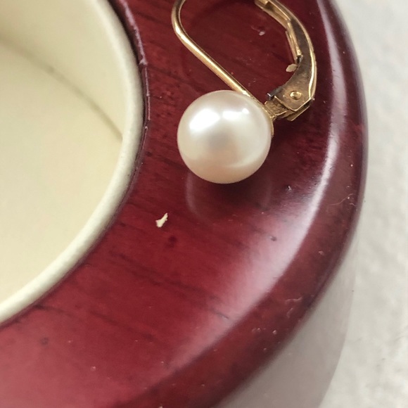 Drop down pearl earrings - Picture 2 of 2